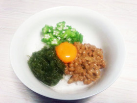 めかぶ・納豆・オクラのヘルシーねばねば丼